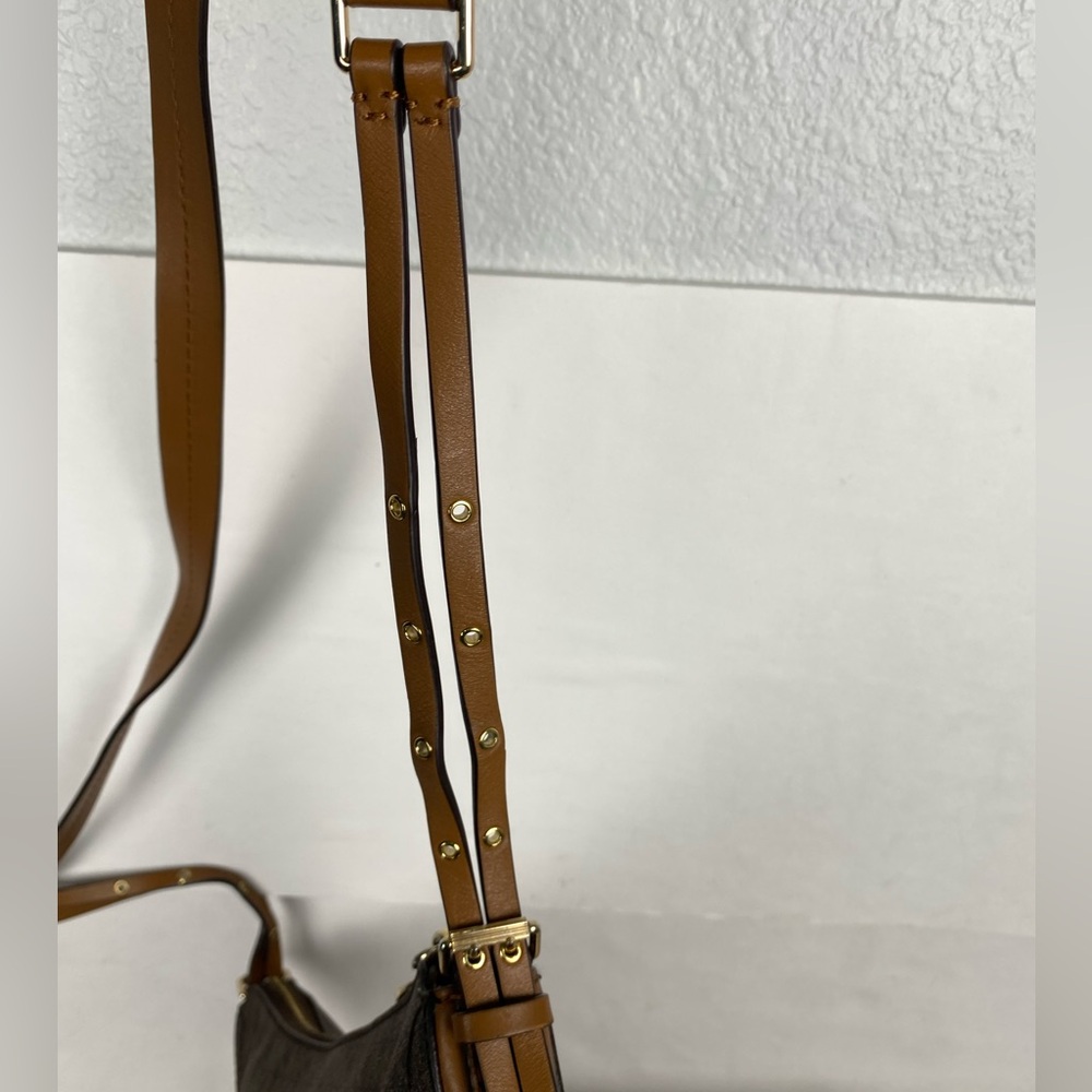 Michael Kors Camden messenger bag signature logo-print canvas gold-tone hardware - Picture 10 of 16